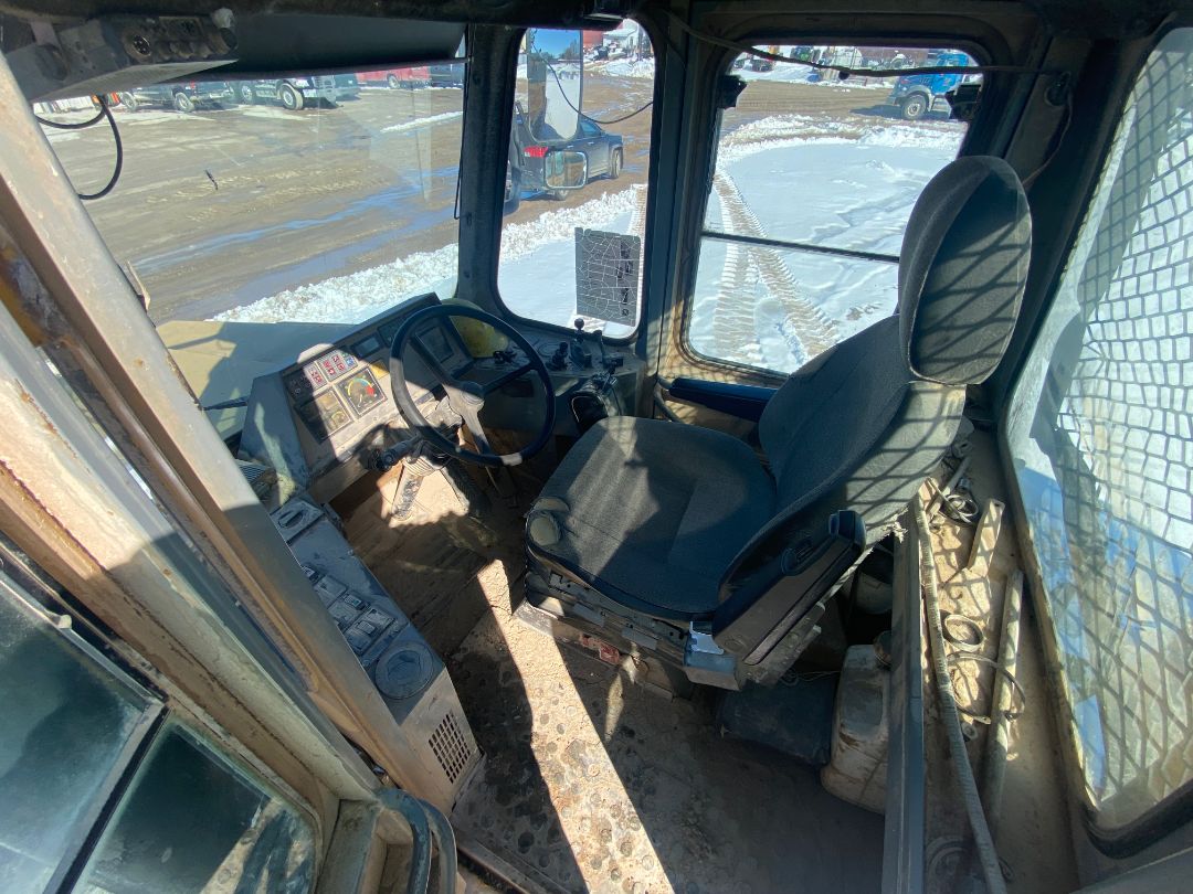 1997 MOXY MT-30 - Image 7